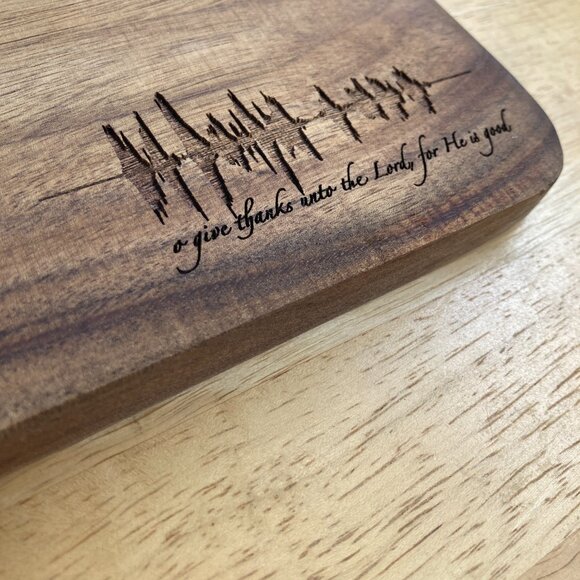 O Give Thanks Unto The Lord For He Is Good Soundwave Cutting Board - Picture 4 of 6